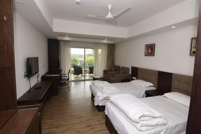 luxury old age home in kolkata
